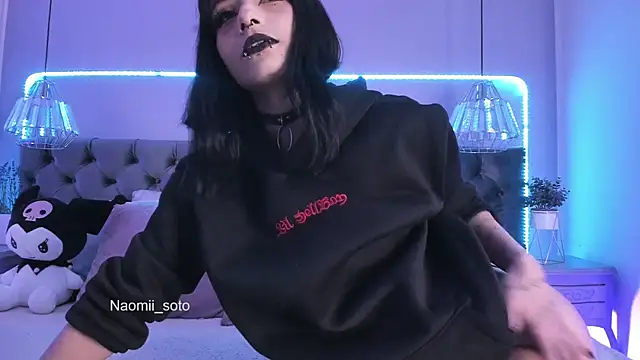 Snapshot of Naomii_Soto chatting on 01.22.25 Naomii Soto online show from 01.22.25