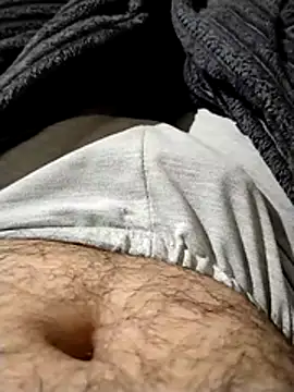 Snapshot of milf_hunter_35 chatting on 04.23.26 milf hunter 35 online show from 04.23.26