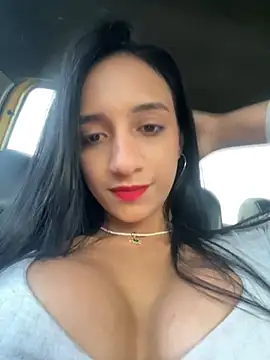 Snapshot of UrNewFantasy chatting on 02.15.25 UrNewFantasy online show from 02.15.25