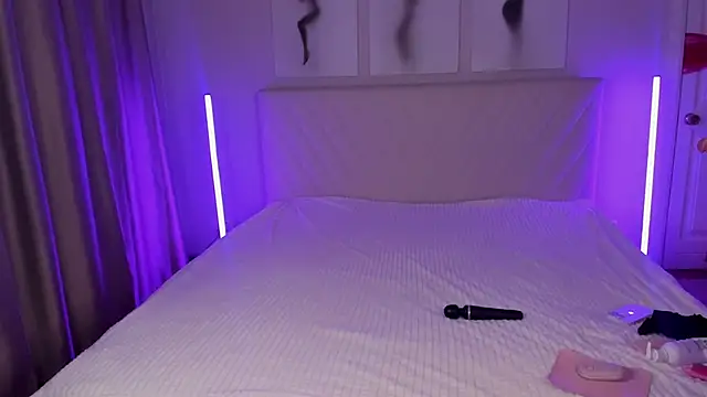 EmmaBarbs online show from 04.12.26