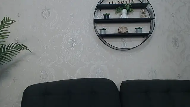Snapshot of IzabelllNoir chatting on 11.14.25 IzabelllNoir online show from 11.14.25