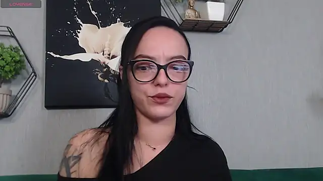 Snapshot of IzabelllNoir chatting on 04.09.26 IzabelllNoir online show from 04.09.26