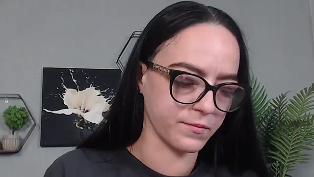Snapshot of IzabelllNoir chatting on 04.24.26 IzabelllNoir online show from 04.24.26