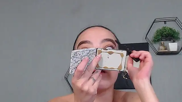 Snapshot of IzabelllNoir chatting on 04.28.26 IzabelllNoir online show from 04.28.26