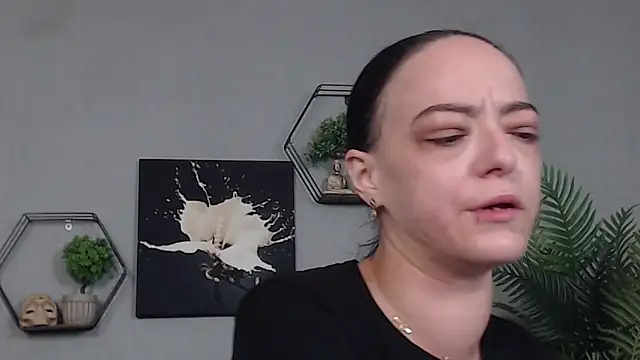 Snapshot of IzabelllNoir chatting on 05.18.26 IzabelllNoir online show from 05.18.26