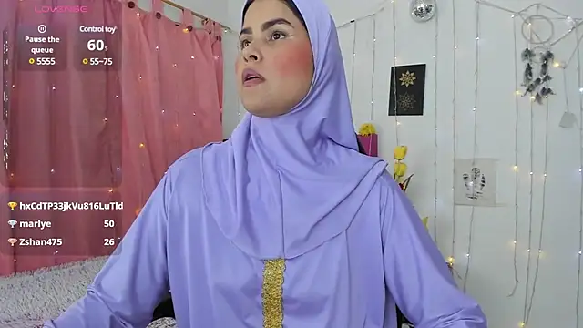 AishaAmin  online show from 02.07.25