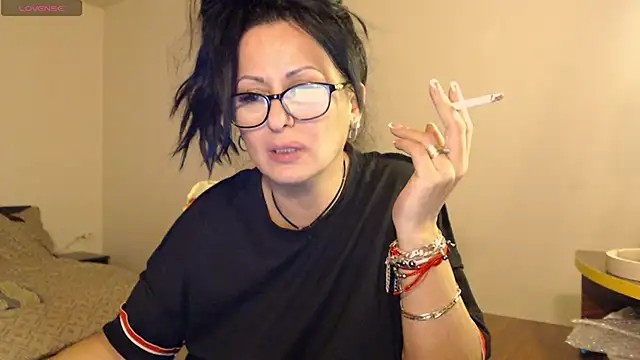 Snapshot of YourDreamLoverr chatting on 03.08.25 YourDreamLoverr online show from 03.08.25