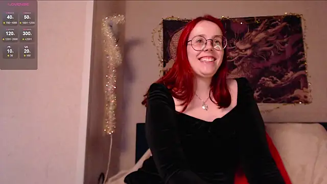 Snapshot of VanessaLincum chatting on 03.08.25 VanessaLincum online show from 03.08.25