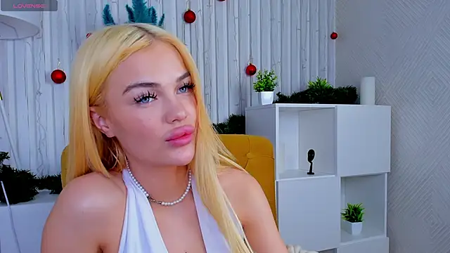 Snapshot of Angel_Sapphire_ chatting on 01.18.25 Angel Sapphire online show from 01.18.25