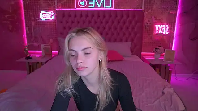 ChloeBrightt online show from 11.03.25