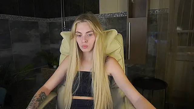 ChloeBrightt online show from 11.26.25