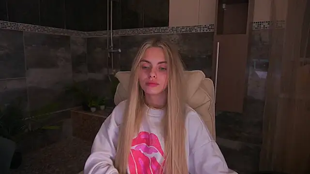 ChloeBrightt online show from 11.28.25