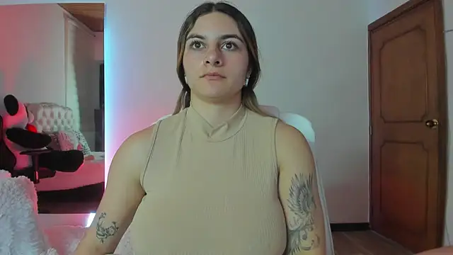 Snapshot of AtheneaRossi chatting on 02.27.25 AtheneaRossi online show from 02.27.25