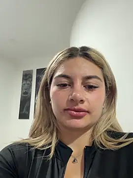 AtheneaRossi online show from 02.17.26