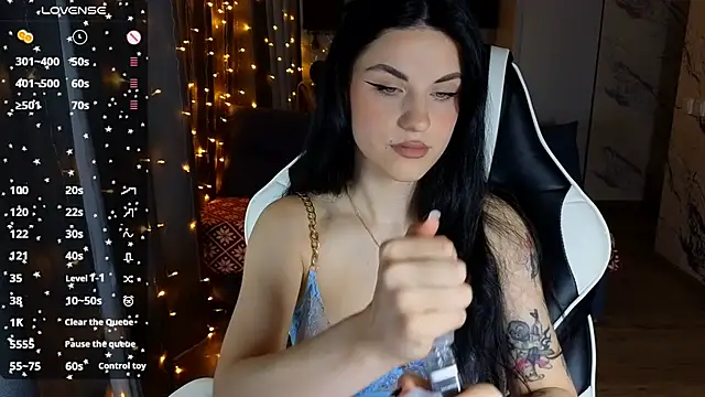 Mary   Moore online show from 12.03.24