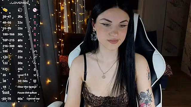 Mary   Moore online show from 12.05.24