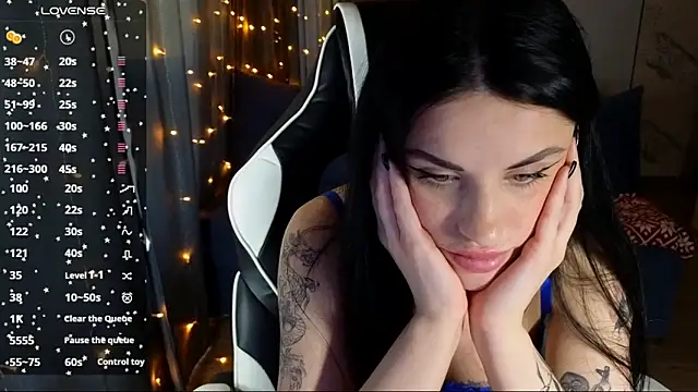 Mary   Moore online show from 12.18.24