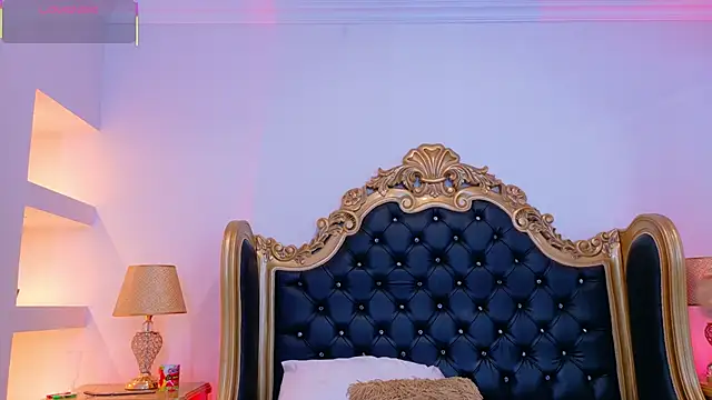 AdelinaVans online show from 11.11.25