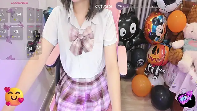 Snapshot of Yuka_Chan chatting on 10.31.25 Yuka Chan online show from 10.31.25