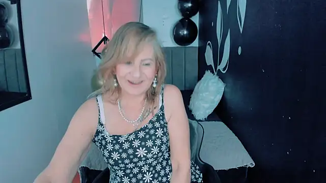 ScarletHoot  online show from 12.11.24