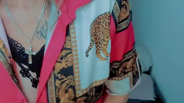 ScarletHoot  online show from 12.20.24