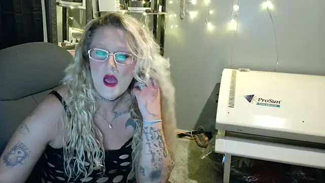 Lisalovely6981 online show from 01.02.25