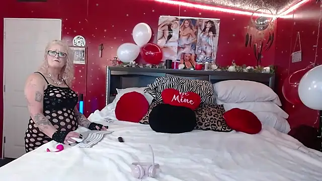 Lisalovely6981 online show from 02.16.26