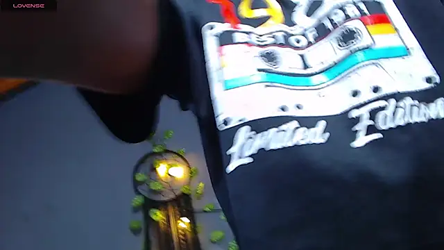 ItsVenuss online show from 03.14.25