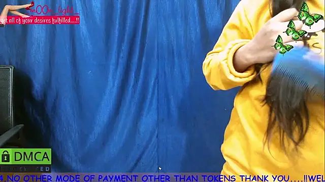 Snapshot of _mOOn_light_ chatting on 01.20.25 mOOn light online show from 01.20.25