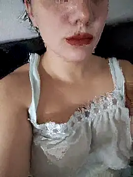 Snapshot of Dulcemelodia chatting on 12.18.25 Dulcemelodia online show from 12.18.25