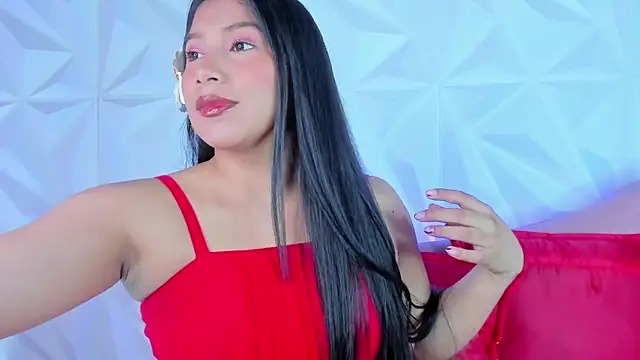 LinnaGardenia online show from 12.27.24