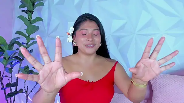 LinnaGardenia online show from 01.20.25