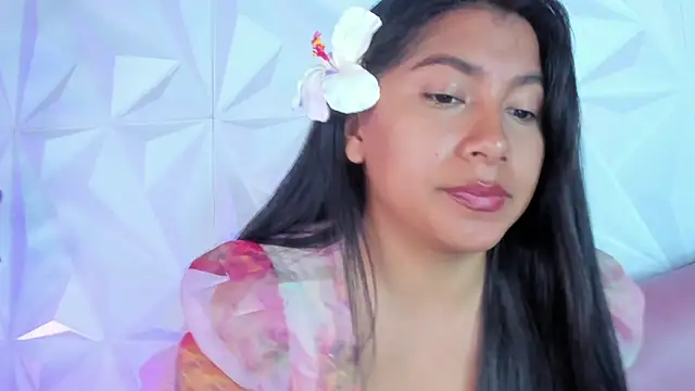 LinnaGardenia online show from 02.06.25