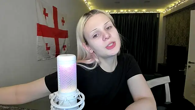 Snapshot of sashakiss99 chatting on 01.05.25 sashakiss99 online show from 01.05.25