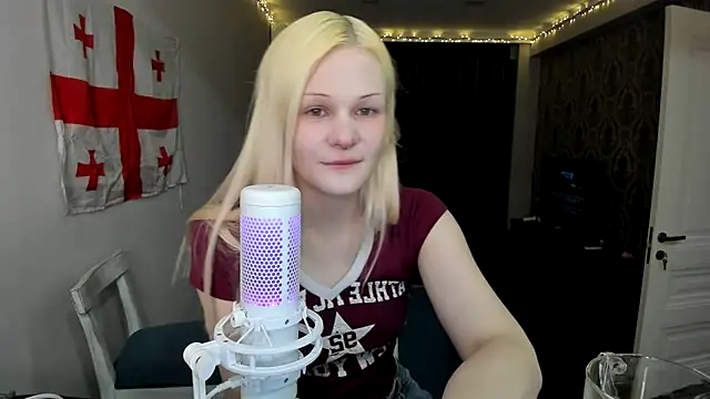 Snapshot of sashakiss99 chatting on 02.20.25 sashakiss99 online show from 02.20.25