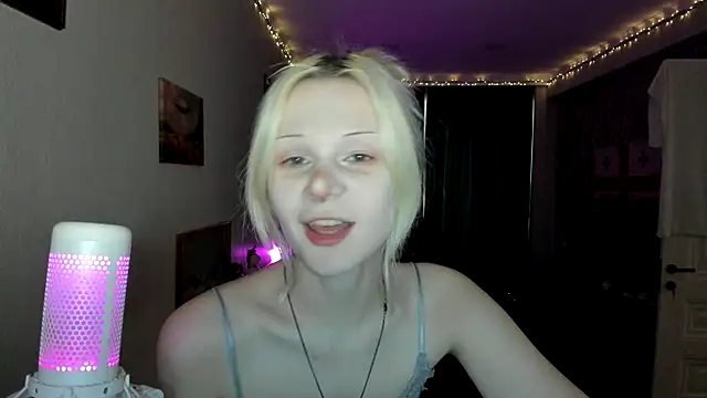 Snapshot of sashakiss99 chatting on 10.01.25 sashakiss99 online show from 10.01.25