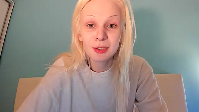 Snapshot of sashakiss99 chatting on 12.16.25 sashakiss99 online show from 12.16.25