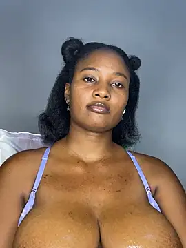 Snapshot of chocogirl01 chatting on 03.08.25 chocogirl01 online show from 03.08.25