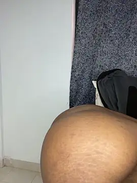 Snapshot of chocogirl01 chatting on 09.11.25 chocogirl01 online show from 09.11.25