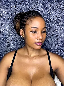 Snapshot of chocogirl01 chatting on 11.25.25 chocogirl01 online show from 11.25.25