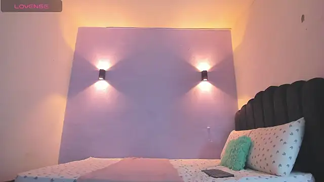 Sofia Clauss  online show from 03.04.25