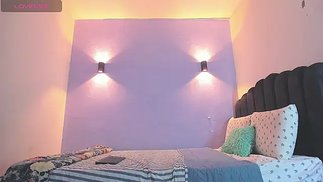 Sofia Clauss  online show from 03.06.25