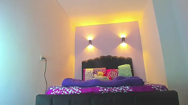 Sofia Clauss  online show from 09.20.25