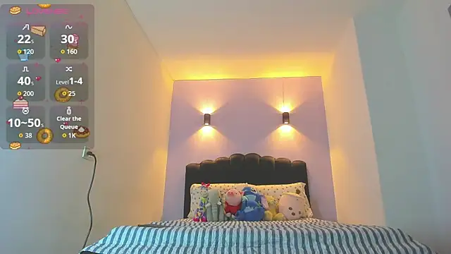 Sofia Clauss  online show from 11.27.25