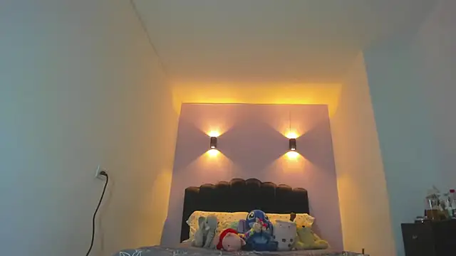 Sofia Clauss  online show from 03.25.26