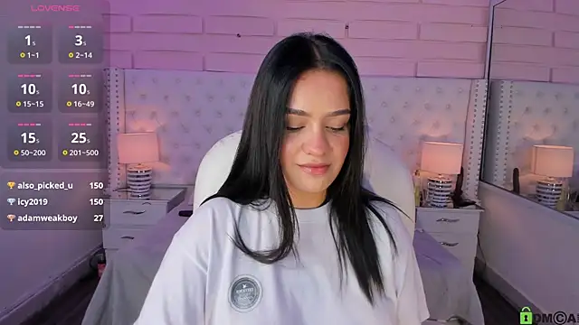 Snapshot of Yaaky_ chatting on 02.24.25 Yaaky online show from 02.24.25