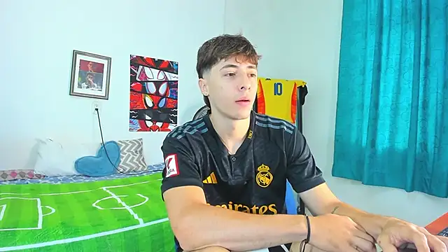 Snapshot of AlessandroDybala chatting on 06.05.26 AlessandroDybala online show from 06.05.26