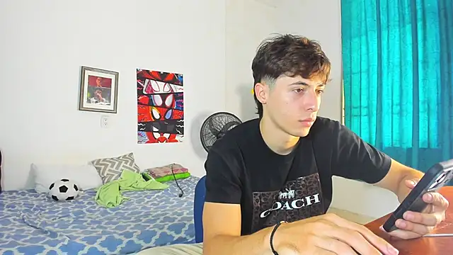 Snapshot of AlessandroDybala chatting on 06.11.26 AlessandroDybala online show from 06.11.26