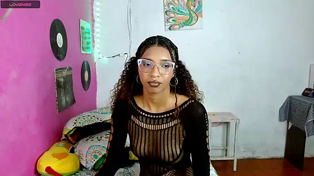 Snapshot of sensitive_brunette chatting on 01.16.25 sensitive brunette online show from 01.16.25