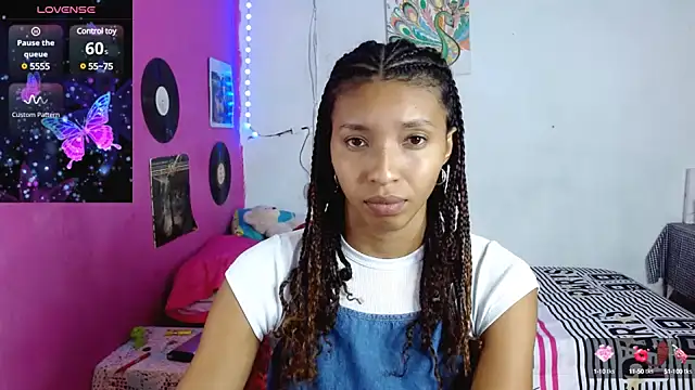 Snapshot of sensitive_brunette chatting on 02.05.25 sensitive brunette online show from 02.05.25